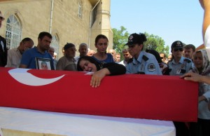 1-BUR-ŞEHİDİN ANNESİ DUDU KARA