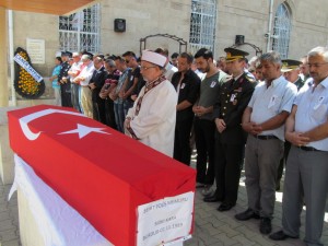 1-bur-burdurlu şehid polis sıdkı kara toprağa verildi, (8)