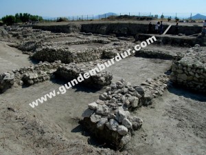 1-bur-hacılar büyük höyükte savunma sistemleri (5)