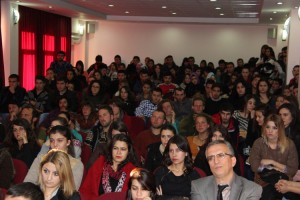 1-bur-öztürk sarıca makü öğrencilerine Lisinia yı anlattı (6)