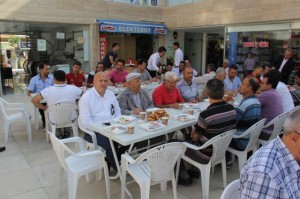 bur-başkan ercengiz esnafla kahvaltıda uluştu (2)