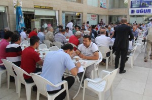 bur-başkan ercengiz esnafla kahvaltıda uluştu (3)