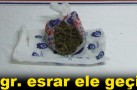 Jandarmayı görünce esrarı atıp kaçtılar