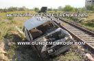 YÜK TRENİ OTOMOBİLE ÇARPTI: 1 YARALI