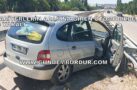 BARİYERLERİN ARASINA GİREN OTOMOBİLDE 6 YARALI