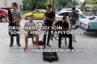 OKUL HARÇLIĞI İÇİN SOKAK MÜZİĞİ YAPIYORLAR