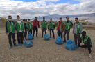 GENÇLER GÖL KENARINDA TEMİZLİK YAPTI