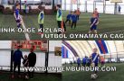 ÖZGE, KENDİSİNE PAS VERMEYEN ERKEK FUTBOLCULARI BELEDİYE BAŞKANINA ŞİKAYET ETTİ